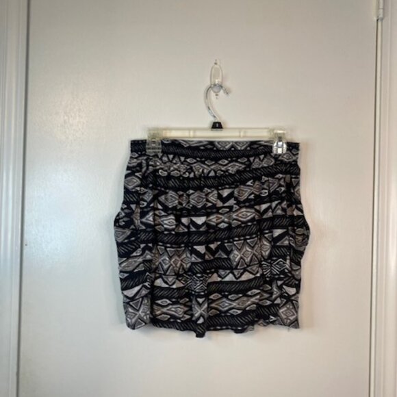 Material Girl Black and gray skirt - Picture 7 of 7